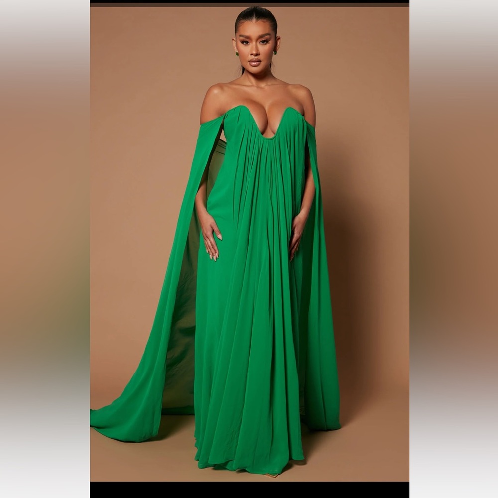 Beautiful green fashion nova gown. Sold out! NWT